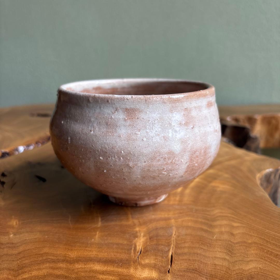 Hagi Ware Matcha Bowl by Hagijo Toen — Shiro-Hagi Glaze Chawan with Tomobako, Japanese Tea Ceremony