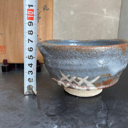 Nonaka Shunkiyo Nezumi-Shino Tea Bowl — Mino Ware Chawan with Tomobako