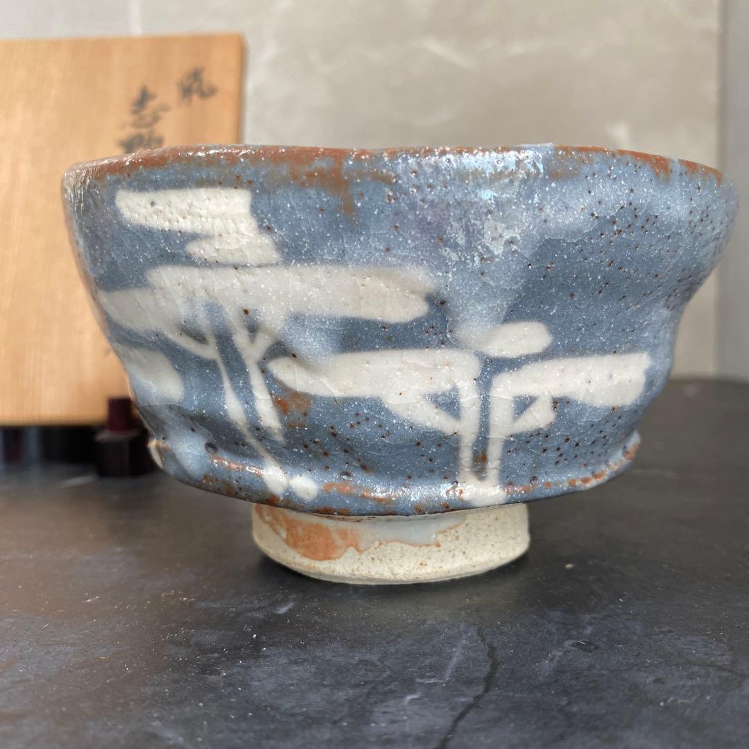 Nonaka Shunkiyo Nezumi-Shino Tea Bowl — Mino Ware Chawan with Tomobako
