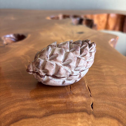 Notomi Touun Hagi Ware Pine Cone Kogo — Sculptural Matsukasa Form, Tomobako | 納富鳥雲造 萩焼松笠香合