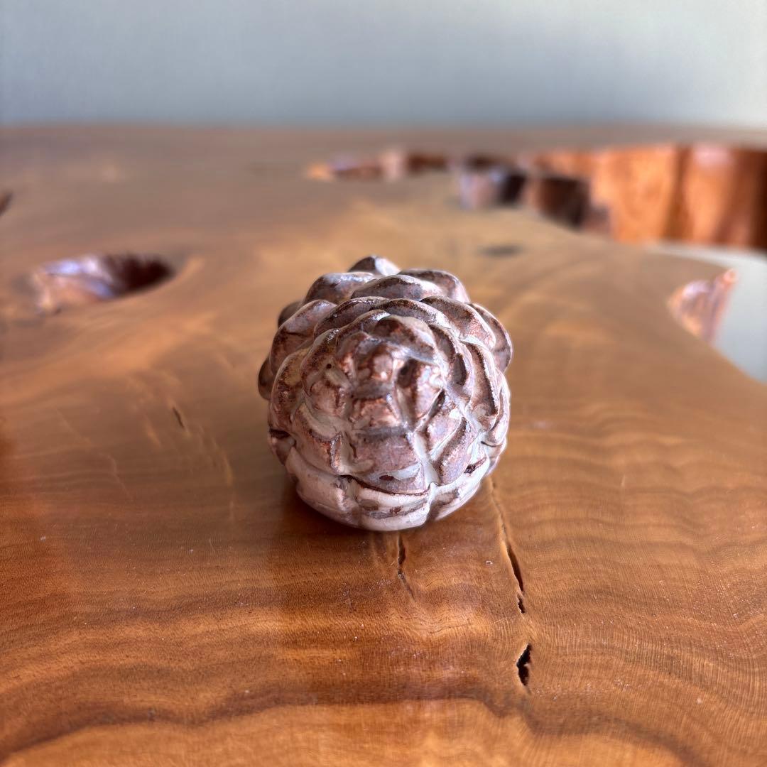 Notomi Touun Hagi Ware Pine Cone Kogo — Sculptural Matsukasa Form, Tomobako | 納富鳥雲造 萩焼松笠香合