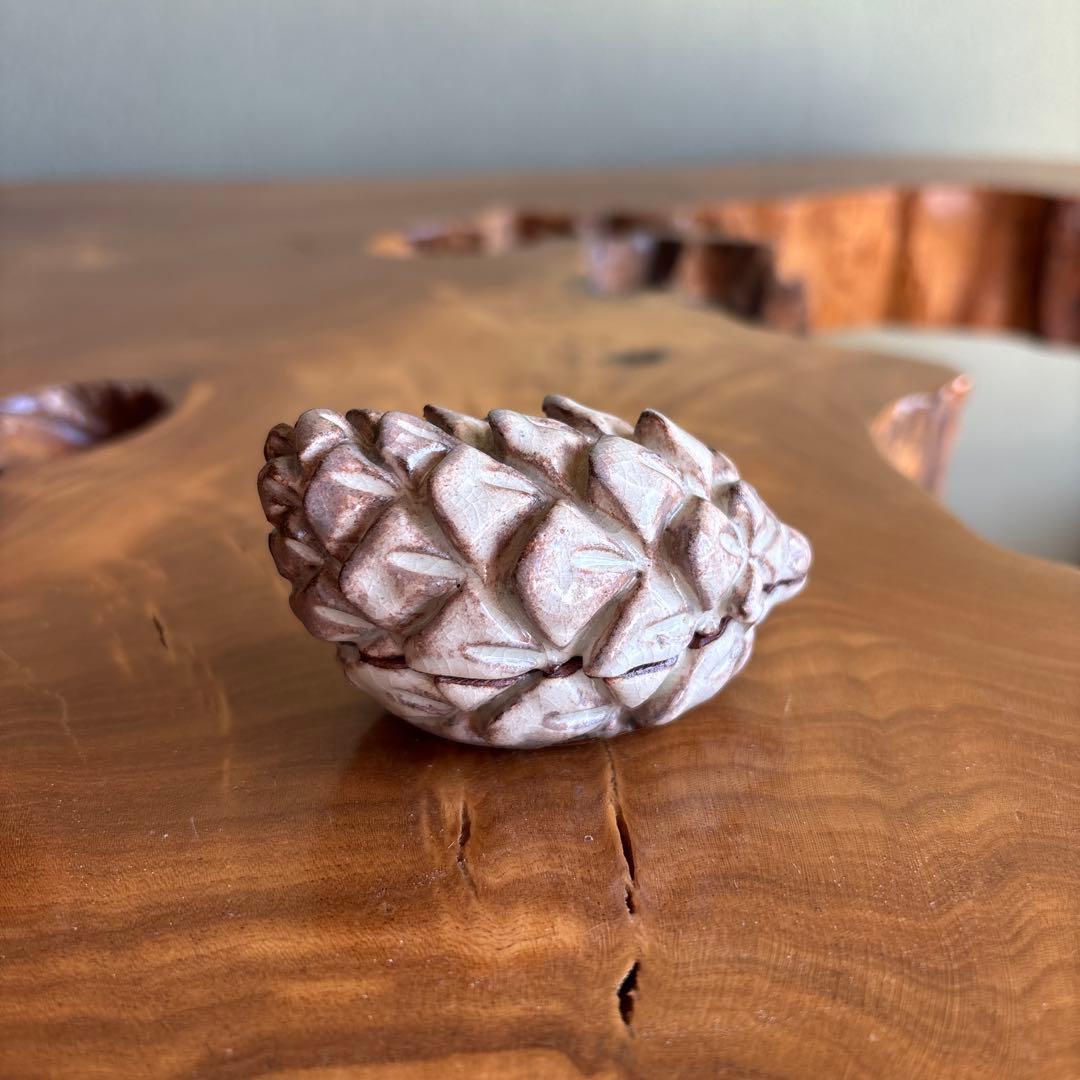 Notomi Touun Hagi Ware Pine Cone Kogo — Sculptural Matsukasa Form, Tomobako | 納富鳥雲造 萩焼松笠香合