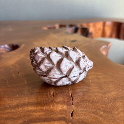 Notomi Touun Hagi Ware Pine Cone Kogo — Sculptural Matsukasa Form, Tomobako | 納富鳥雲造 萩焼松笠香合