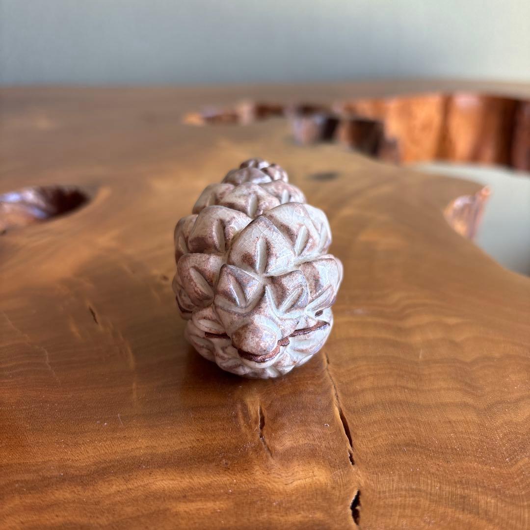Notomi Touun Hagi Ware Pine Cone Kogo — Sculptural Matsukasa Form, Tomobako | 納富鳥雲造 萩焼松笠香合