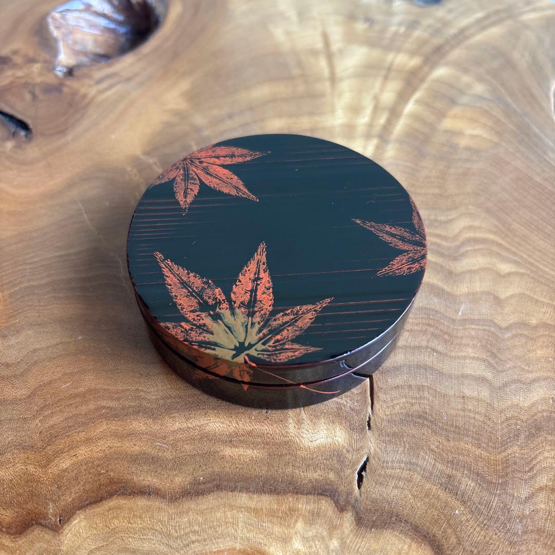 Tantansai-Gonomi Tamukeyama Maki-e Lacquer Kogō Incense Container