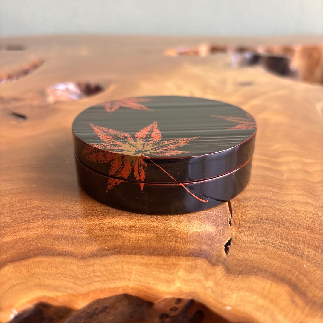 Tantansai-Gonomi Tamukeyama Maki-e Lacquer Kogō Incense Container