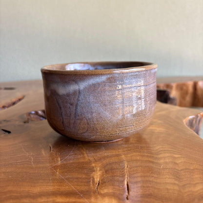 Shonzui-Style Kushira Chawan from Jingdezhen Kiln - Japanese Matcha Bowl with White Glaze Drip Keshiki and Signed Box