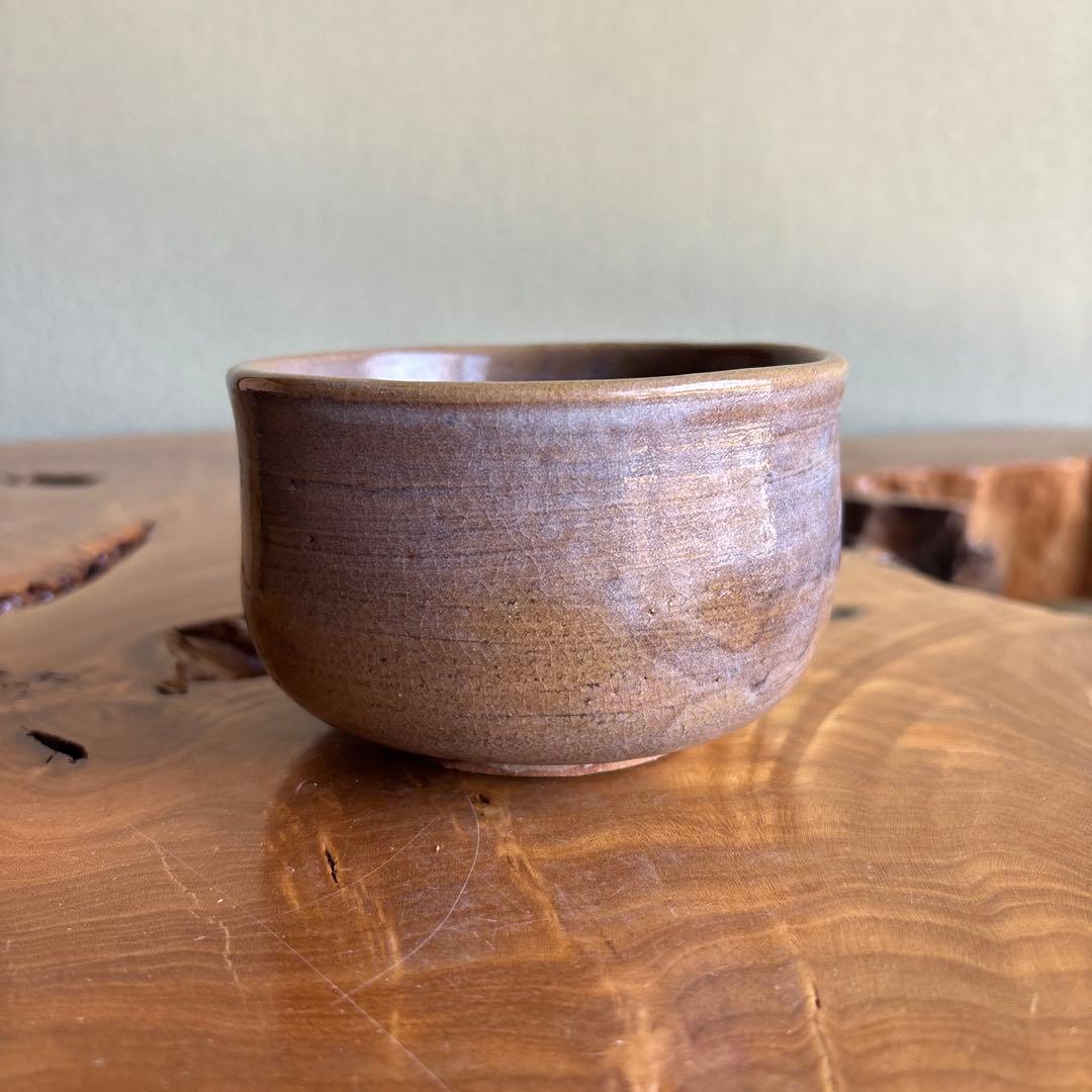Shonzui-Style Kushira Chawan from Jingdezhen Kiln - Japanese Matcha Bowl with White Glaze Drip Keshiki and Signed Box