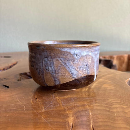 Shonzui-Style Kushira Chawan from Jingdezhen Kiln - Japanese Matcha Bowl with White Glaze Drip Keshiki and Signed Box