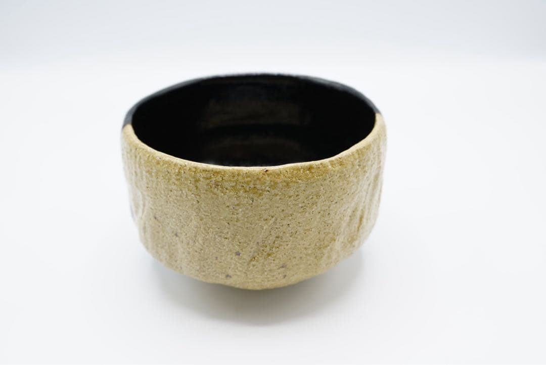 Split Black and Gold Raku Tea Bowl 'Zuiun' by Shoraku III - Two-Tone Kyoto Chawan