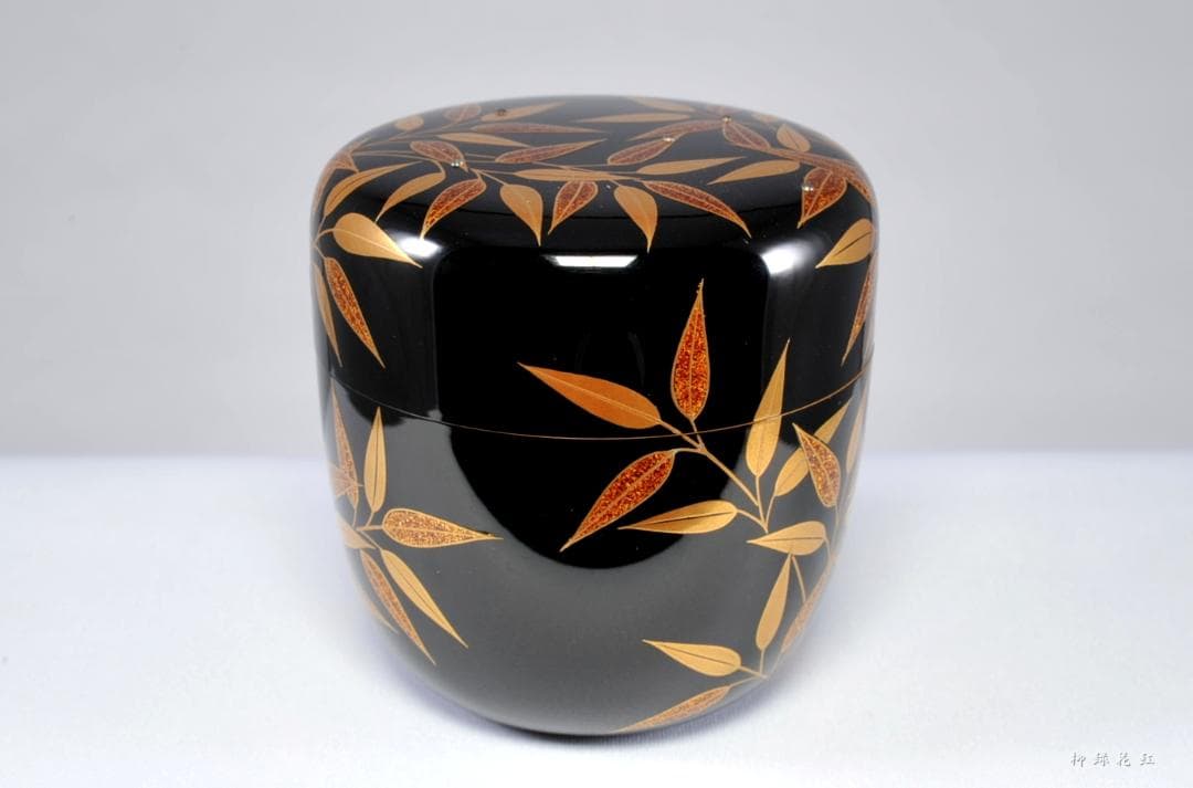 Nakamura Souin Tsuyu-Zasa Maki-e Chu-Natsume Tea Caddy — Gold Dew on Bamboo Grass, Signed Box