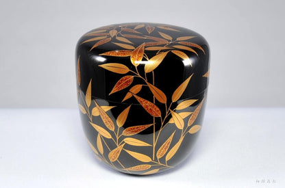 Nakamura Souin Tsuyu-Zasa Maki-e Chu-Natsume Tea Caddy — Gold Dew on Bamboo Grass, Signed Box