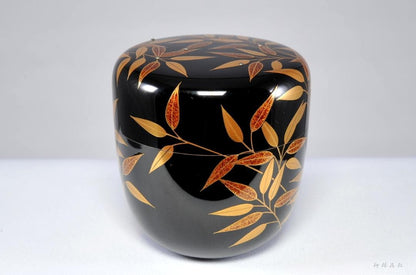 Nakamura Souin Tsuyu-Zasa Maki-e Chu-Natsume Tea Caddy — Gold Dew on Bamboo Grass, Signed Box