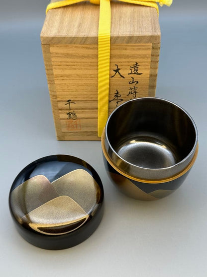 Higashichizuru — Dai-Natsume, Tozan Maki-e, Gold-Silver Mountain Landscape, Signed Box