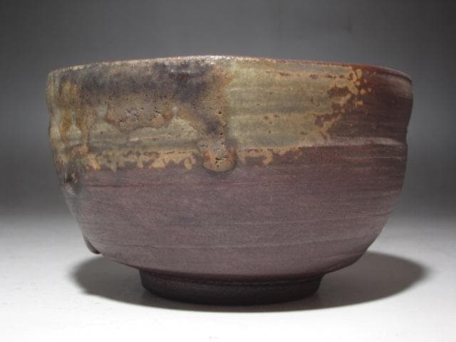 Bizen Tea Bowl 'Sennen' by Kaneshige Toyo, Living National Treasure, Inscribed by Urasenke Tantansai XIV, Hidasuki Chawan with Original Tomobako
