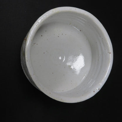 Keizan Shirashi-gata Chawan — White Glaze Tea Bowl with Iron Brush Markings, Tomobako