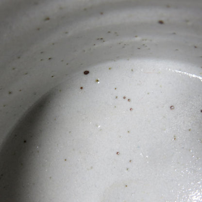Keizan Shirashi-gata Chawan — White Glaze Tea Bowl with Iron Brush Markings, Tomobako