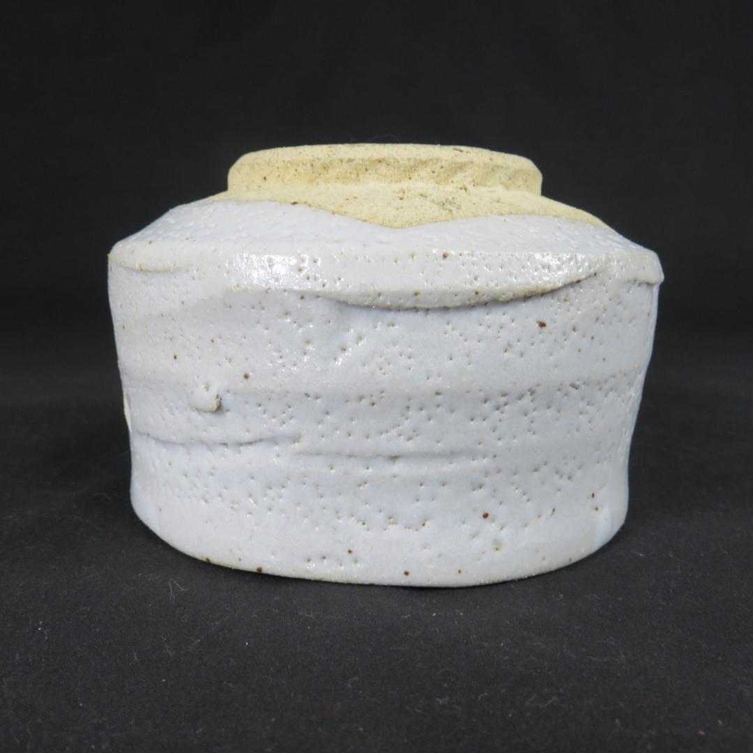 Keizan Shirashi-gata Chawan — White Glaze Tea Bowl with Iron Brush Markings, Tomobako