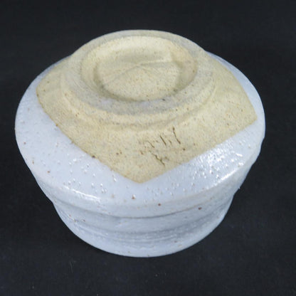 Keizan Shirashi-gata Chawan — White Glaze Tea Bowl with Iron Brush Markings, Tomobako