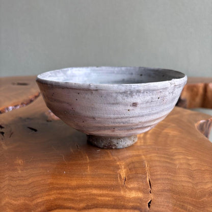Yasuda Michio Hakeme Tea Bowl — Mitsu-ashi Korean-Style Stoneware Chawan with Tomobako