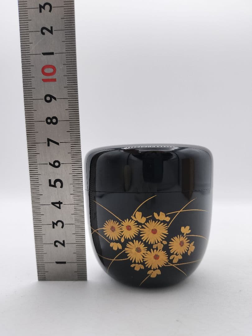 Black Lacquer Natsume by Okamoto Yosai – Chrysanthemum Makie – Japan Art