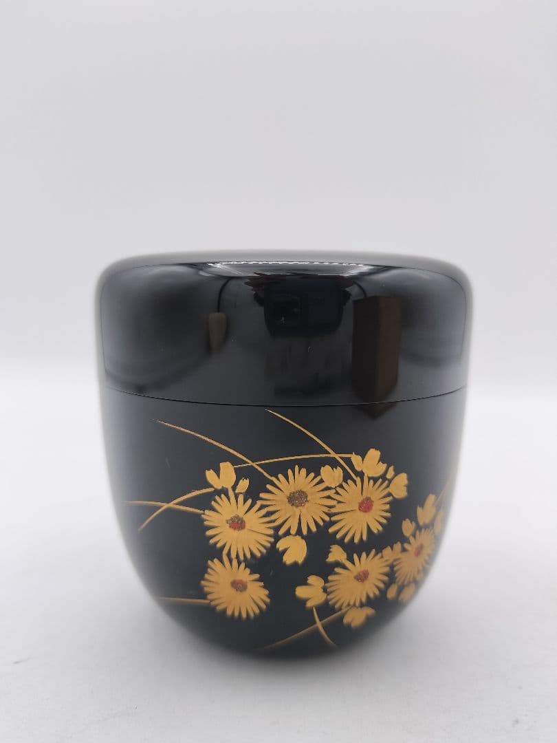 Black Lacquer Natsume by Okamoto Yosai – Chrysanthemum Makie – Japan Art