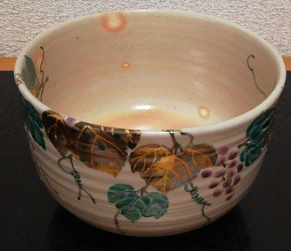 Kenzan-Style Grape Motif Chawan by Nakamura Shuho, Kyoto Kyo-yaki