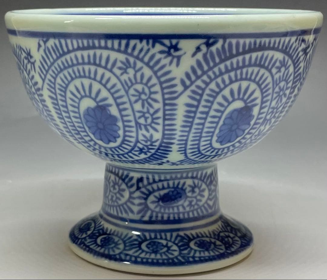 Ko-Imari Takokarakusa Haisen Footed Bowl | Sometsuke Blue White Arabesque Porcelain