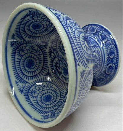 Ko-Imari Takokarakusa Haisen Footed Bowl | Sometsuke Blue White Arabesque Porcelain