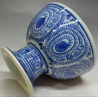 Ko-Imari Takokarakusa Haisen Footed Bowl | Sometsuke Blue White Arabesque Porcelain