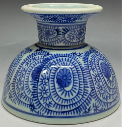 Ko-Imari Takokarakusa Haisen Footed Bowl | Sometsuke Blue White Arabesque Porcelain