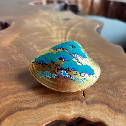 Hayashi Mikiko Kogo Incense Container — Juhakko Pine Maki-e on Gold, Clam Form, Signed Box | Kyoto Lacquer Art, Tea Ceremony