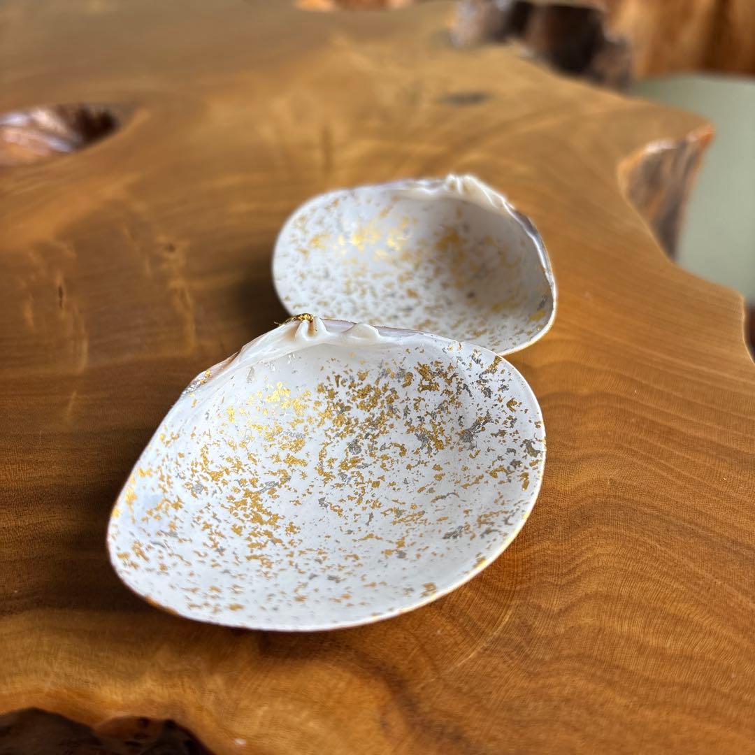 Hayashi Mikiko Kogo Incense Container — Juhakko Pine Maki-e on Gold, Clam Form, Signed Box | Kyoto Lacquer Art, Tea Ceremony