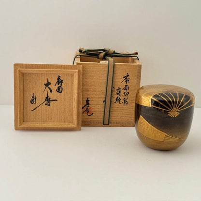 Joan — Senmen Maki-e O-Natsume with Houn-sai (Urasenke 15th) Box Inscription