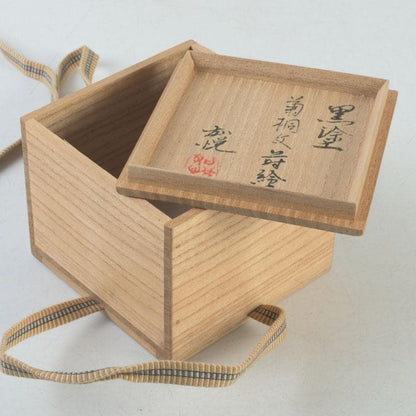 Gold Maki-e Lacquer Hira-Natsume Tea Caddy – Chrysanthemum Paulownia – Yamazaki Joetsu – Japan