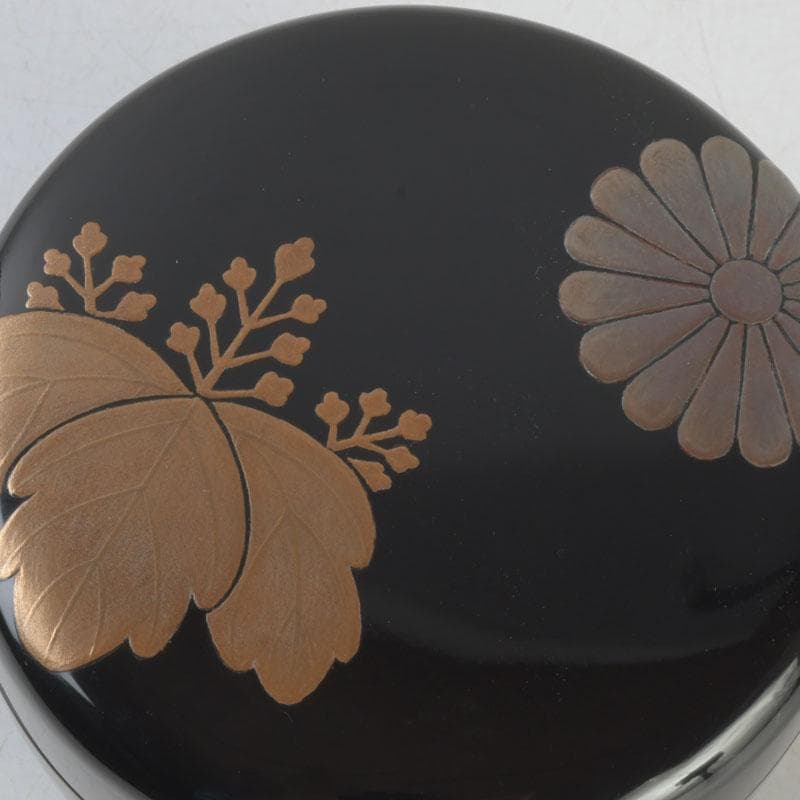Gold Maki-e Lacquer Hira-Natsume Tea Caddy – Chrysanthemum Paulownia – Yamazaki Joetsu – Japan