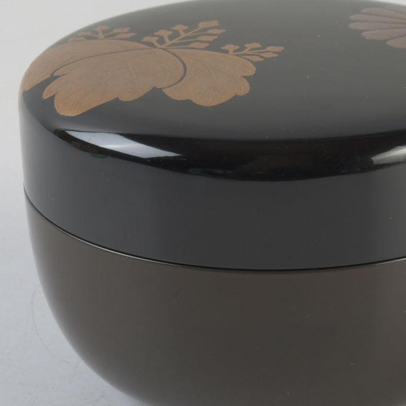 Gold Maki-e Lacquer Hira-Natsume Tea Caddy – Chrysanthemum Paulownia – Yamazaki Joetsu – Japan