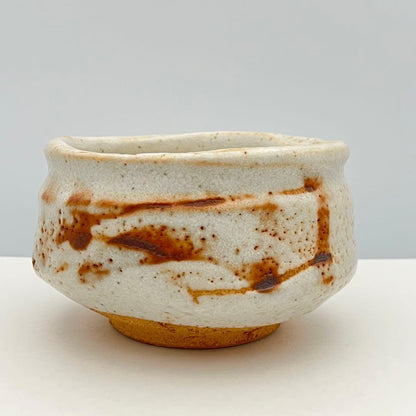 E-Shino Tea Bowl with Iron Brushwork by Okayasu Miyazanjin – Mino Ware – Japan