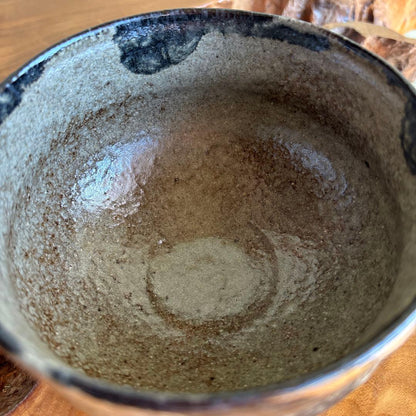 Heian Shosho Matcha Bowl Black Glaze with Exposed Clay Landscape