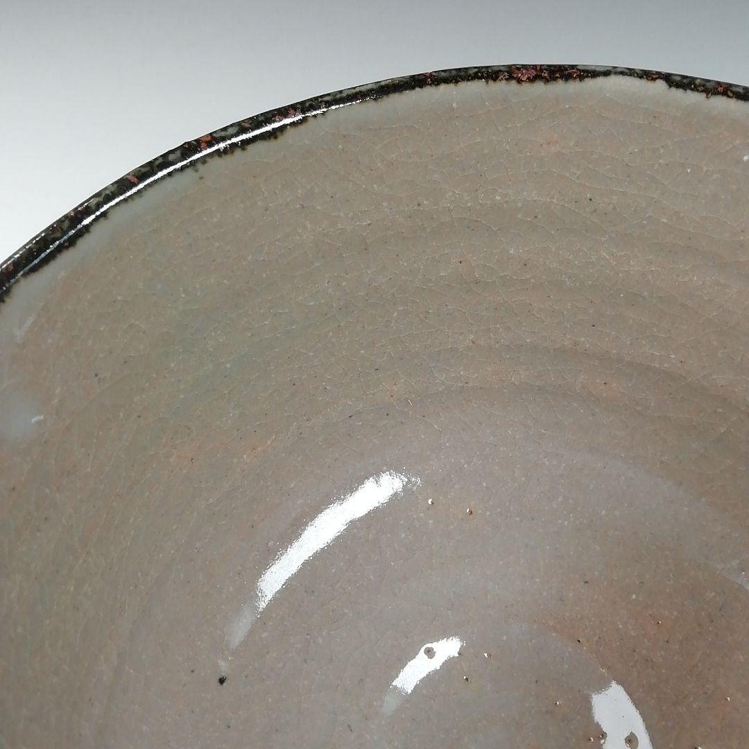 Kenzan-Style Chrysanthemum Fence Tea Bowl by Okino Kashu — Kiku-Magaki Overglaze Enamel Chawan