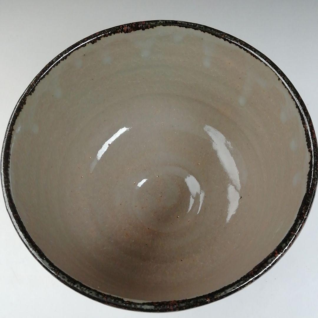 Kenzan-Style Chrysanthemum Fence Tea Bowl by Okino Kashu — Kiku-Magaki Overglaze Enamel Chawan