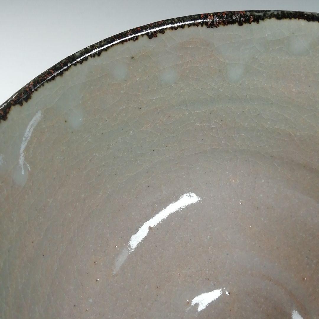 Kenzan-Style Chrysanthemum Fence Tea Bowl by Okino Kashu — Kiku-Magaki Overglaze Enamel Chawan