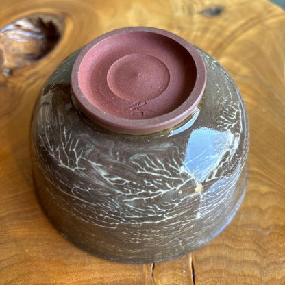 Utsutsu-gawa-yaki Tea Bowl by Yokoishi Gagyu — White Heron Inlay, Nagasaki Ceramic Tradition