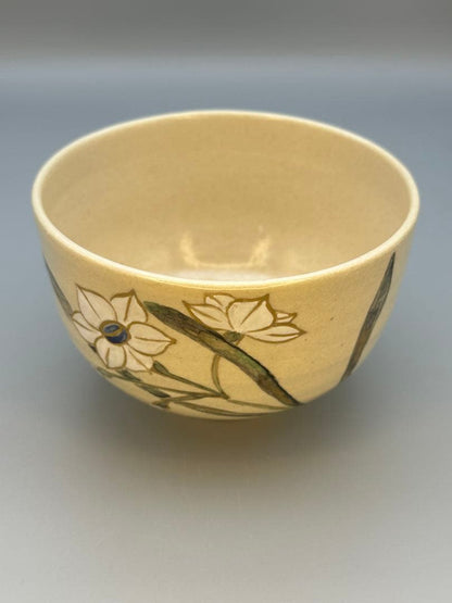 Ogata Shuhei Narcissus Iro-e Tea Bowl — Kyo-yaki Suisen Chawan from the Kenzan Lineage