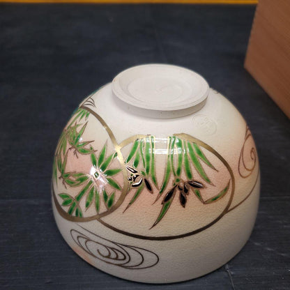 Kiyomizu-yaki Ninsei-style Matcha Bowl by Kozan, Shell Matching Motif