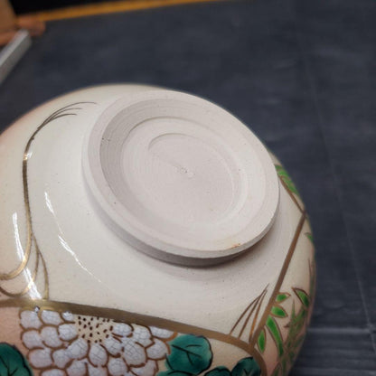 Kiyomizu-yaki Ninsei-style Matcha Bowl by Kozan, Shell Matching Motif