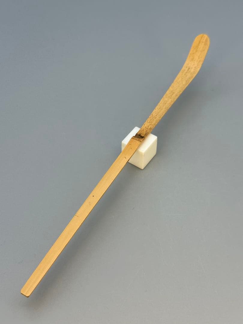 Daitoku-ji Chashaku Tea Scoop by Hasegawa Kanshu, Signed Bamboo Chashaku with Poetic Name Hana no En (Flower Banquet) and Tomozutsu