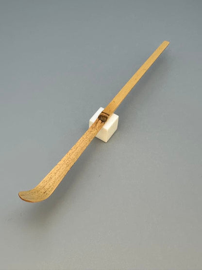 Daitoku-ji Chashaku Tea Scoop by Hasegawa Kanshu, Signed Bamboo Chashaku with Poetic Name Hana no En (Flower Banquet) and Tomozutsu