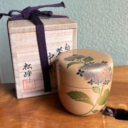 Wajima Lacquer Natsume Tea Caddy with Hydrangea Maki-e by Nakade Shohou — White Ground, Tomobako