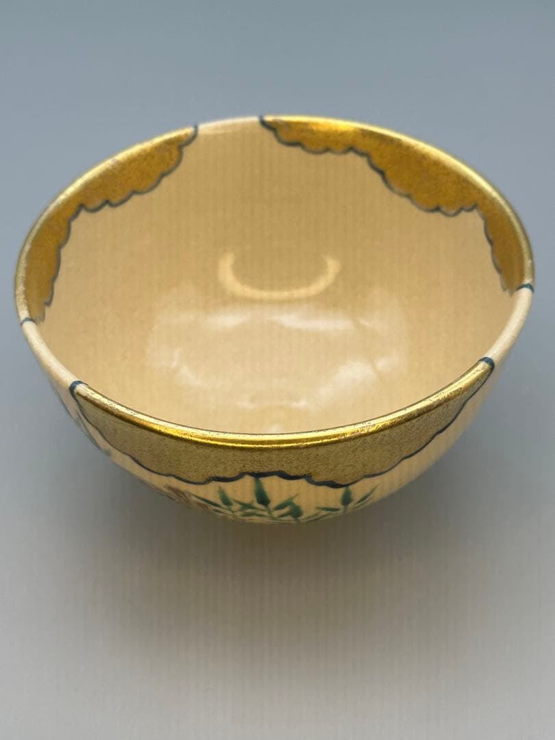 Kuse Kyūhō Tea Bowl — Stream Motif, Golden Clouds, Bamboo, Kyoto Overglaze Enamel
